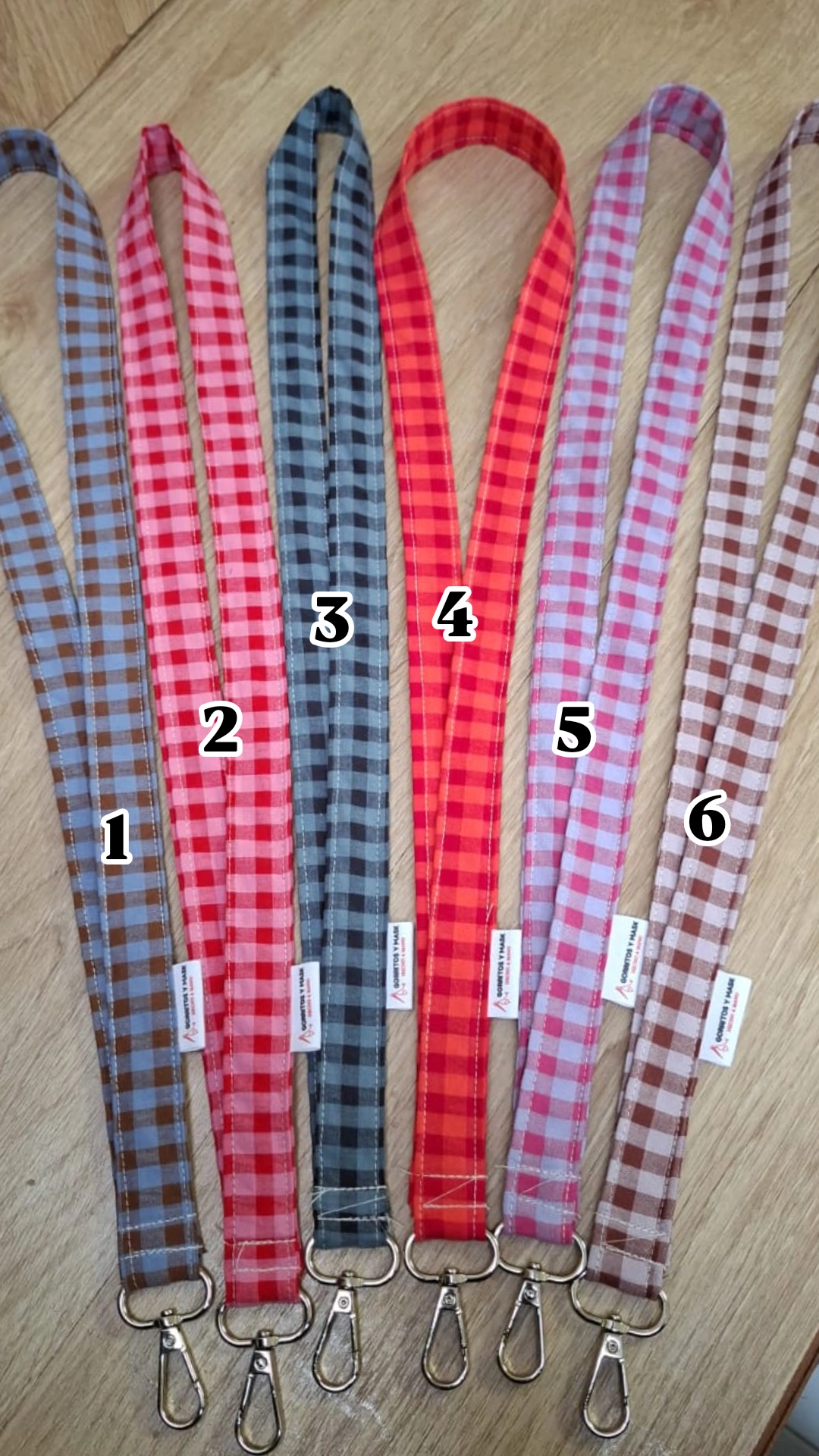Lanyard Vichy hecho a mano con mosquetón